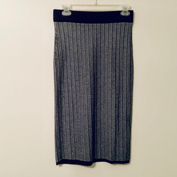 Banana Republic Petite Sweater Pencil Skirt in Navy Stripe - Petite Small - Picture 4 of 4